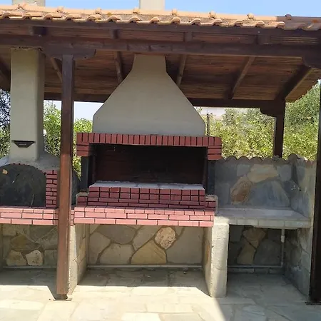 The With The Aromatic Herbs Villa Agía Triás